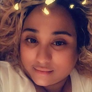 Meet your Posher, Ileana